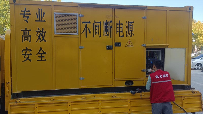 隆昌柴油发电机组和UPS电源配合使用时，如何避免切换过程中的电力中断？