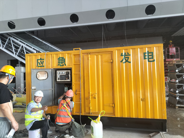 隆昌怎样判断空气滤清器是否需要更换？